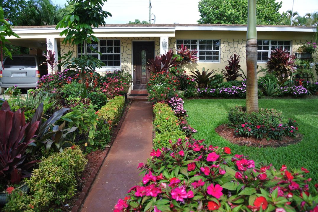 Recently Sold: $85,000 (2 beds, 1 baths, 936 Square Feet)