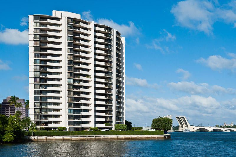 Recently Rented: $3,000 (2 beds, 2 baths, 1247 Square Feet)