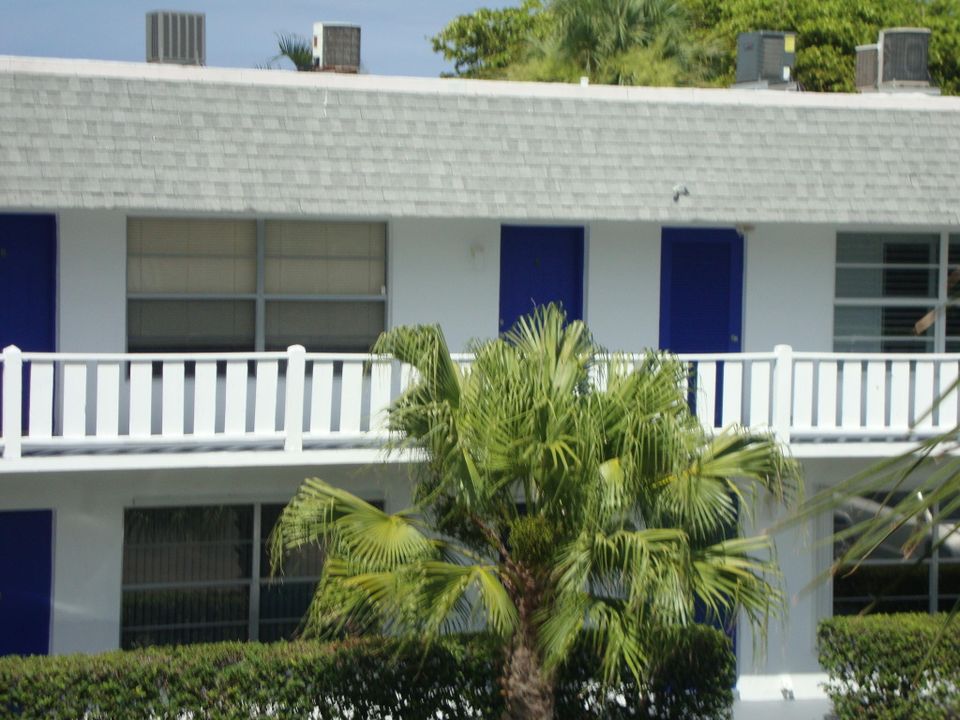 Recently Sold: $68,500 (1 beds, 1 baths, 696 Square Feet)