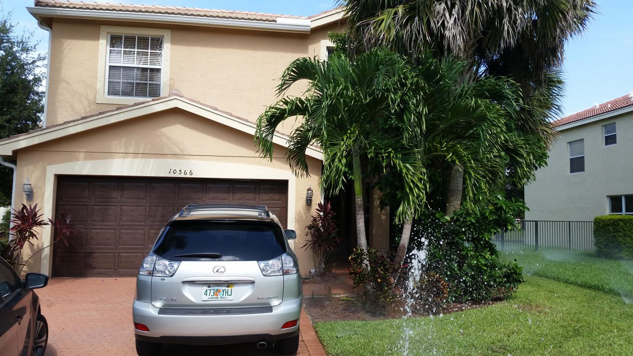 Recently Rented: $2,800 (5 beds, 3 baths, 3019 Square Feet)