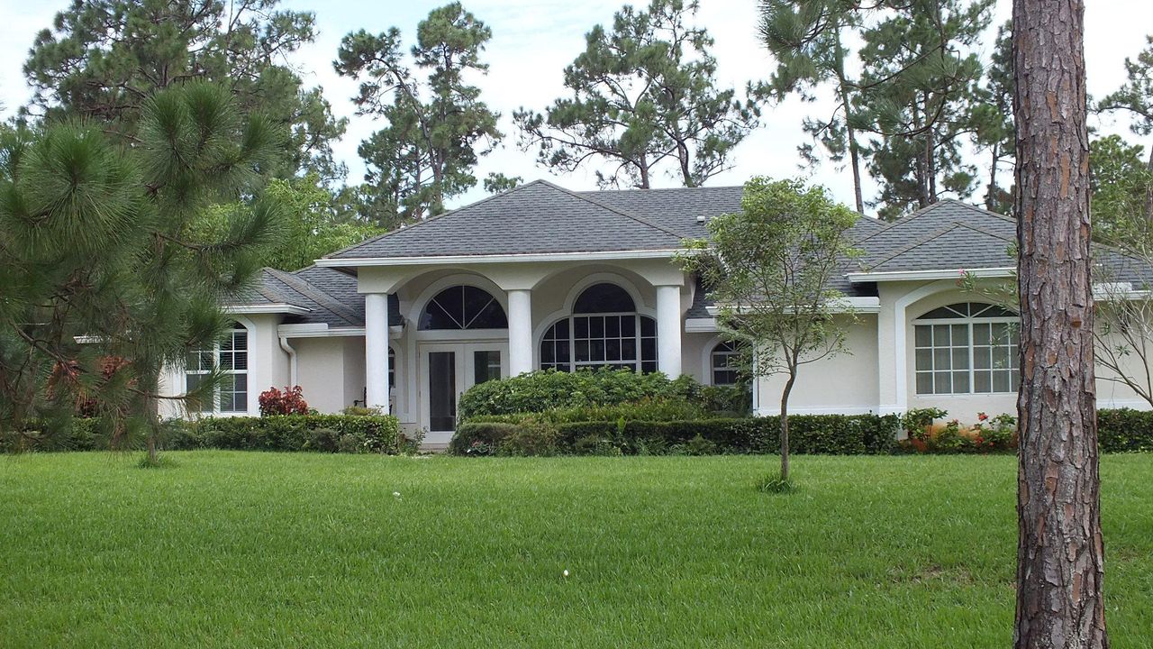 Recently Sold: $362,500 (3 beds, 2 baths, 2500 Square Feet)