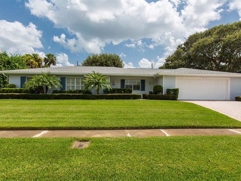 最近售出: $775,000 (3 贝兹, 3 浴室, 2008 平方英尺)