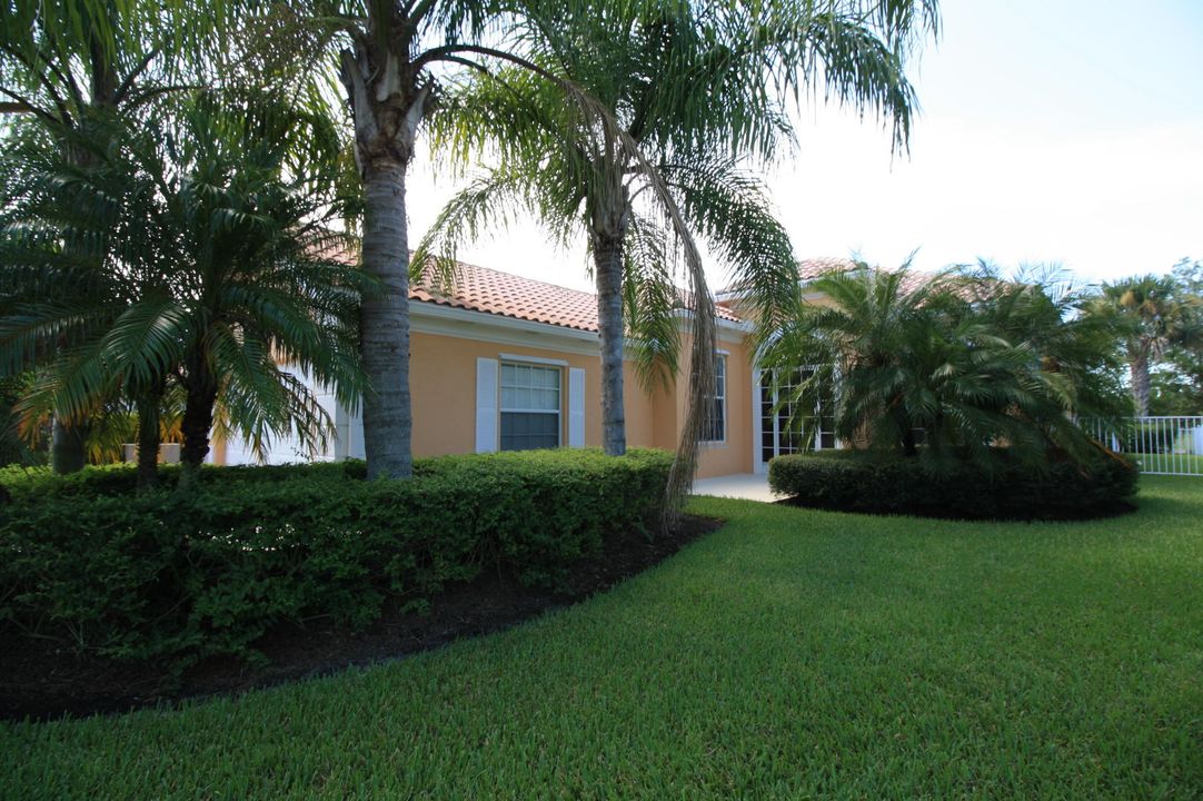 Recently Sold: $249,900 (3 beds, 2 baths, 2000 Square Feet)