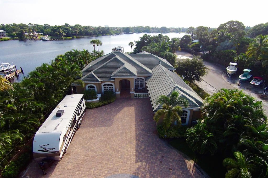 Vendido Recientemente: $2,380,000 (5 camas, 3 baños, 3753 Pies cuadrados)