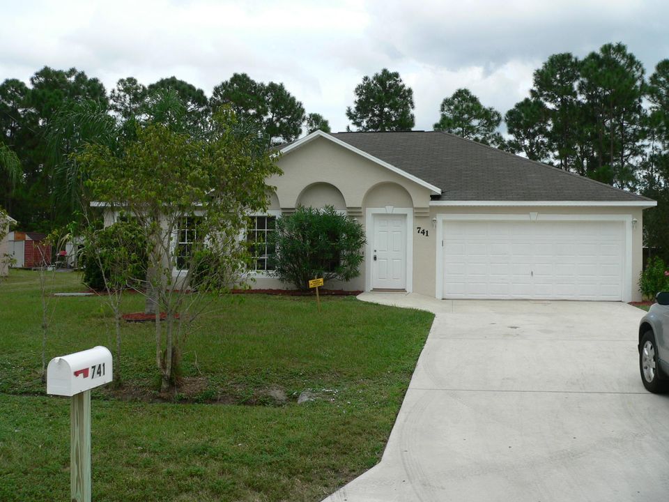 Recently Sold: $189,500 (4 beds, 2 baths, 2108 Square Feet)