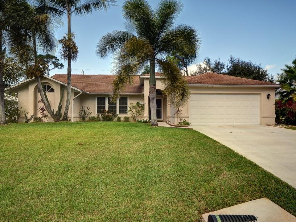 Recently Sold: $198,000 (3 beds, 2 baths, 1810 Square Feet)