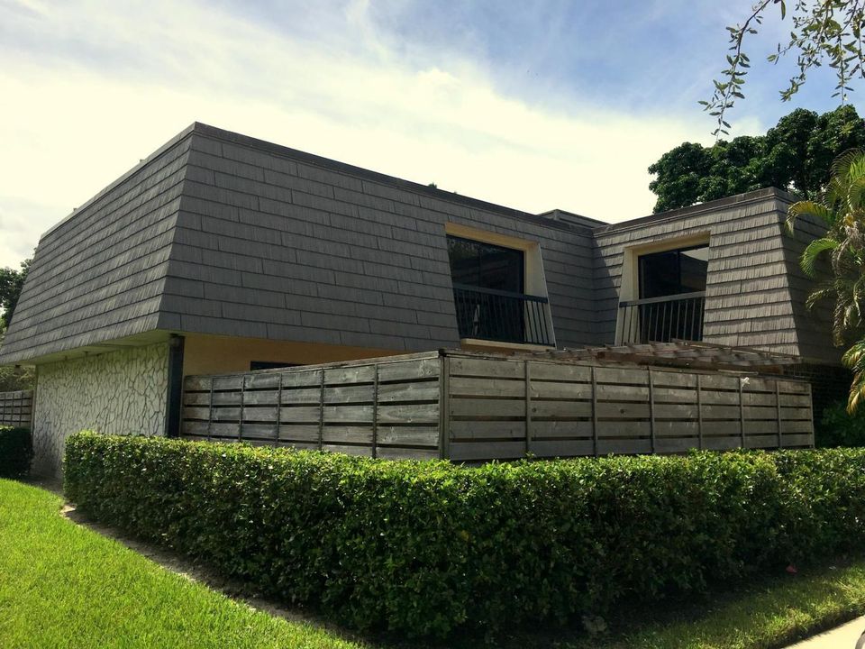 Recently Rented: $1,900 (2 beds, 2 baths, 1488 Square Feet)