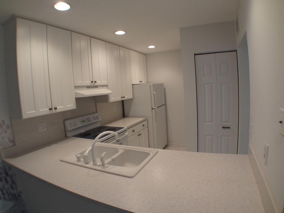 Recently Rented: $1,195 (2 beds, 2 baths, 1000 Square Feet)