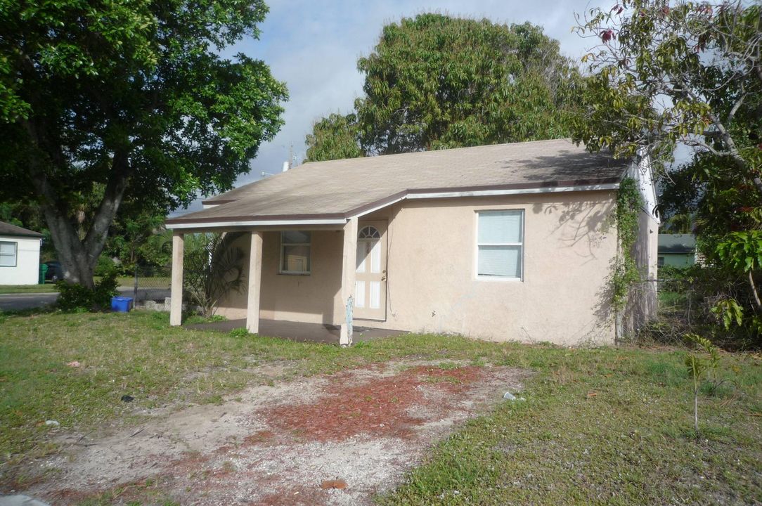 Recently Sold: $38,500 (2 beds, 1 baths, 720 Square Feet)