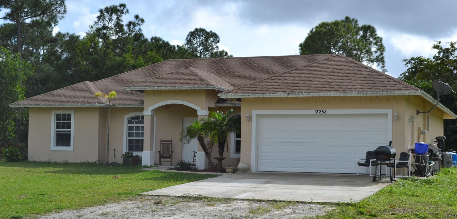 Recently Sold: $295,000 (3 beds, 2 baths, 1786 Square Feet)