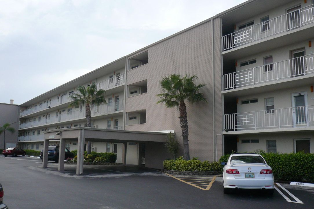 Recently Sold: $59,900 (1 beds, 1 baths, 758 Square Feet)