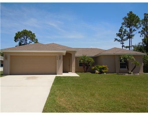 Recently Rented: $1,425 (4 beds, 2 baths, 1701 Square Feet)