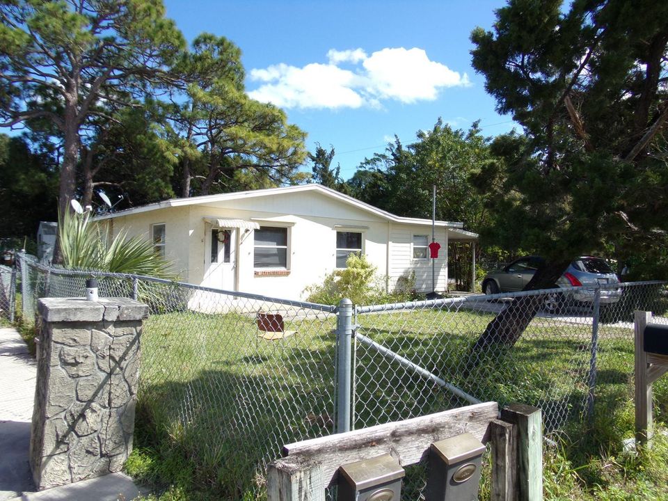 Recently Sold: $52,900 (3 beds, 1 baths, 1056 Square Feet)