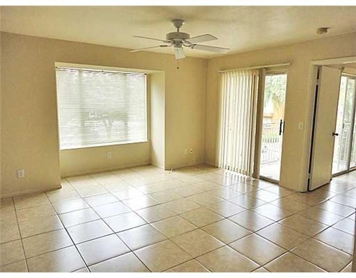 Recently Rented: $950 (1 beds, 1 baths, 570 Square Feet)