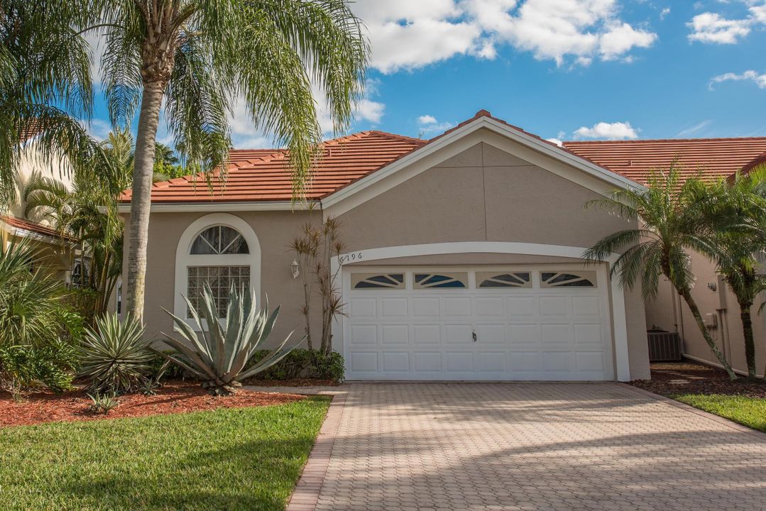 Recently Sold: $250,000 (2 beds, 2 baths, 1758 Square Feet)