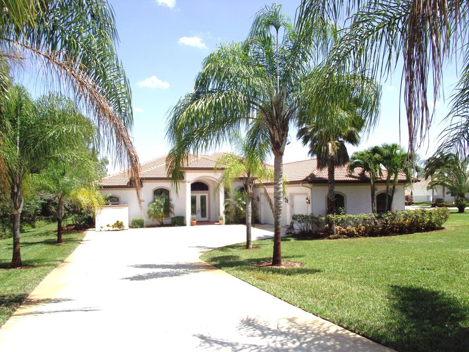 Recently Sold: $799,000 (4 beds, 4 baths, 3585 Square Feet)