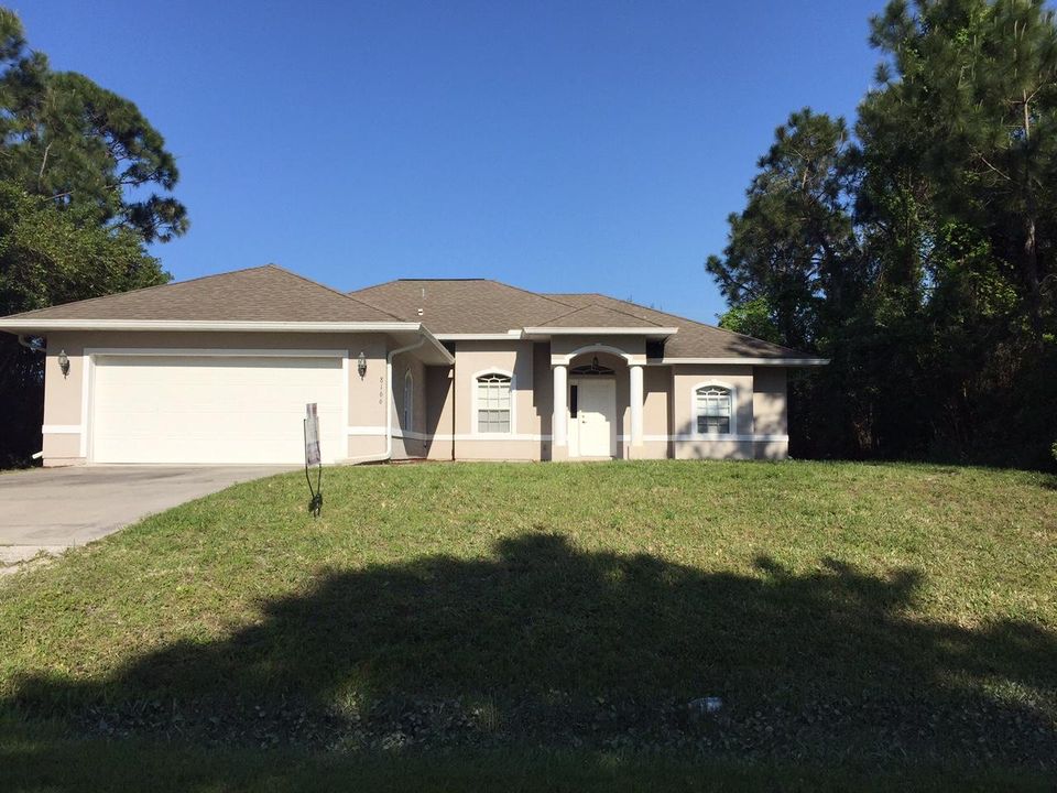 Recently Rented: $1,300 (3 beds, 2 baths, 1505 Square Feet)