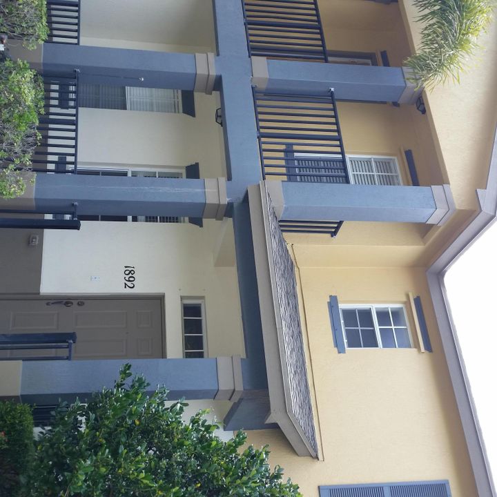 Recently Rented: $1,200 (3 beds, 2 baths, 1378 Square Feet)