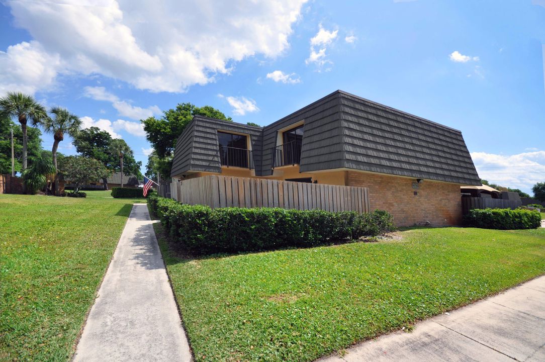 Recently Sold: $145,000 (2 beds, 2 baths, 1236 Square Feet)