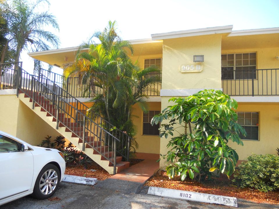 最近租的: $1,300 (2 贝兹, 2 浴室, 965 平方英尺)