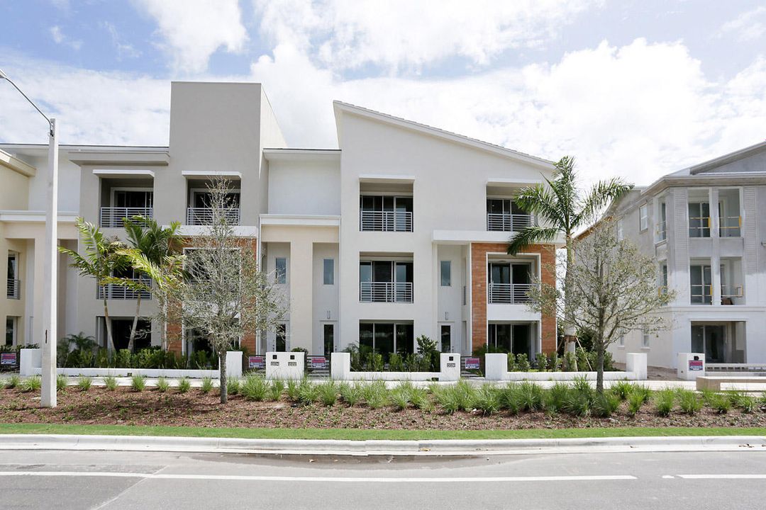 Recently Sold: $512,500 (3 beds, 2 baths, 2672 Square Feet)