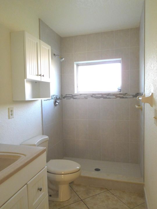 Недавно арендовано: $950 (2 спален, 1 ванн, 815 Квадратных фут)