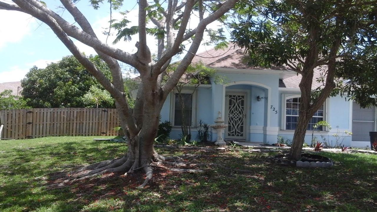 Recently Sold: $163,000 (3 beds, 2 baths, 1259 Square Feet)