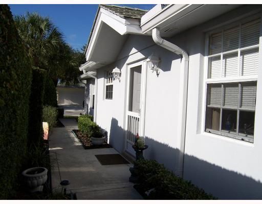 Recently Sold: $284,000 (2 beds, 2 baths, 1371 Square Feet)