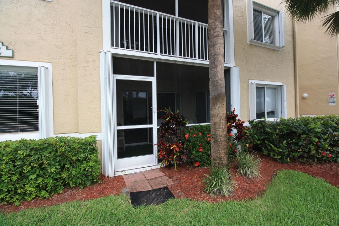 Недавно продано: $174,900 (2 спален, 2 ванн, 1200 Квадратных фут)