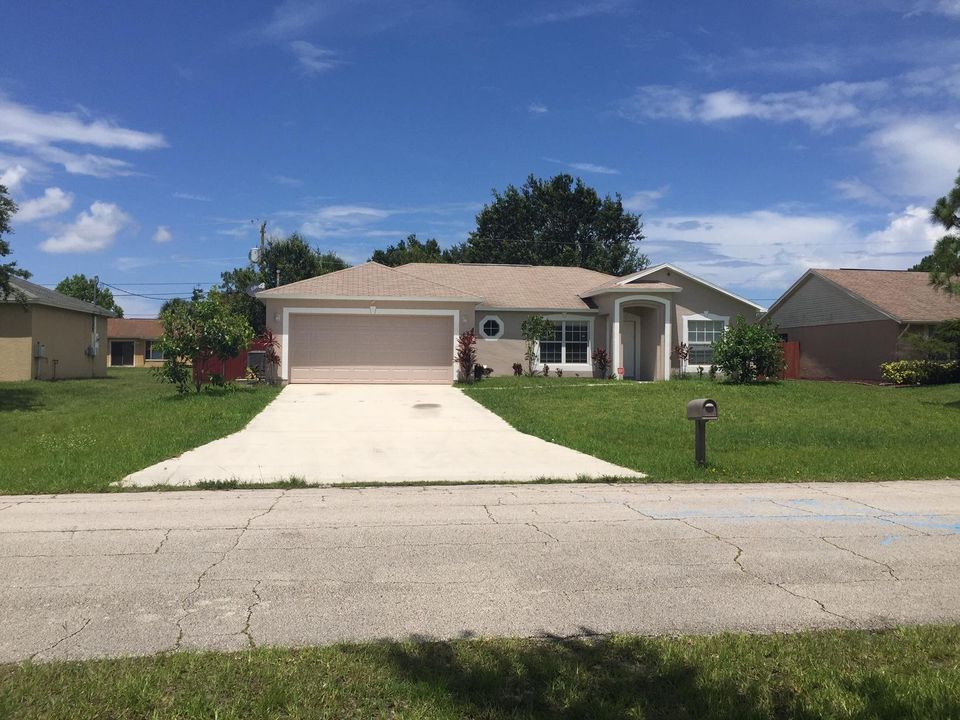 Recently Sold: $175,000 (3 beds, 2 baths, 1594 Square Feet)