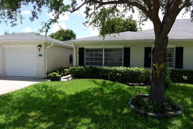 最近售出: $145,900 (2 贝兹, 2 浴室, 1238 平方英尺)