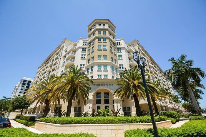 最近售出: $311,000 (1 贝兹, 1 浴室, 890 平方英尺)