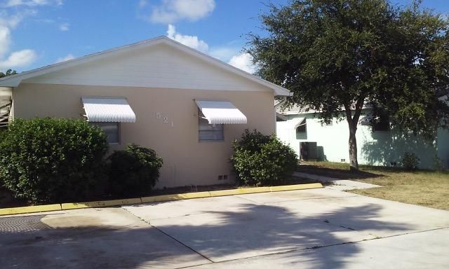 Recently Rented: $1,195 (2 beds, 1 baths, 1300 Square Feet)