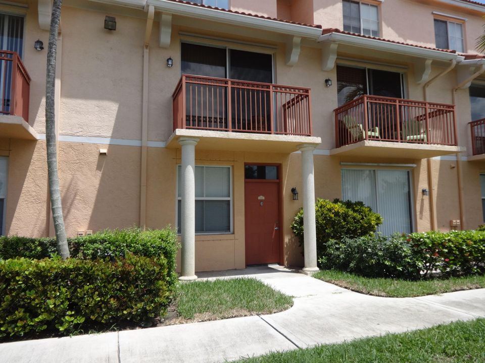 Recently Rented: $1,350 (1 beds, 1 baths, 1057 Square Feet)