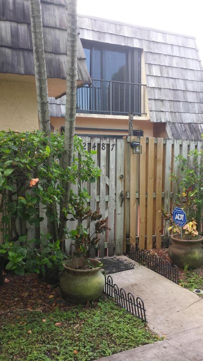 最近租的: $1,300 (2 贝兹, 2 浴室, 1328 平方英尺)