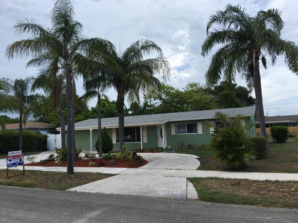 Recently Sold: $225,000 (4 beds, 2 baths, 1652 Square Feet)