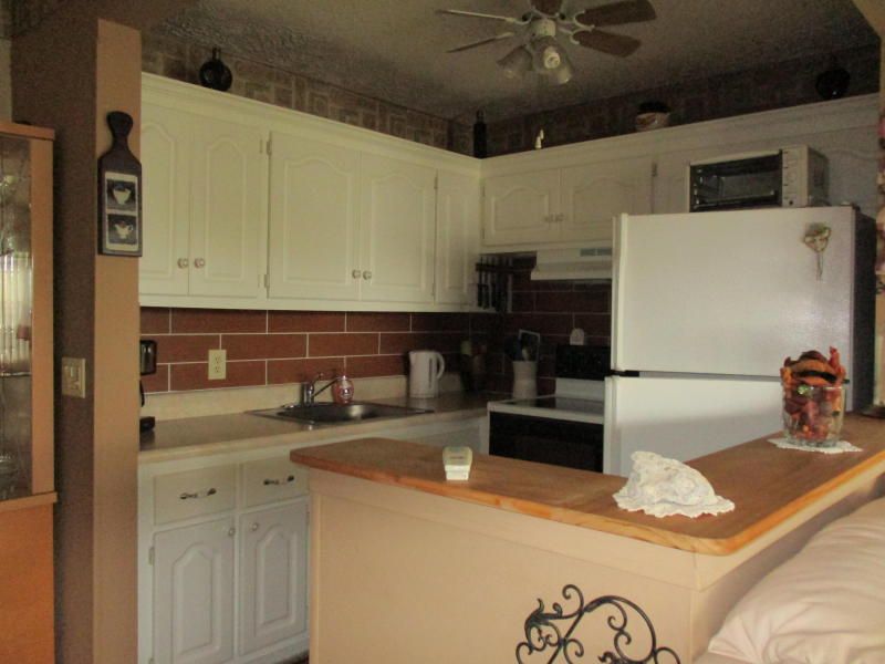 Recently Rented: $850 (1 beds, 1 baths, 738 Square Feet)