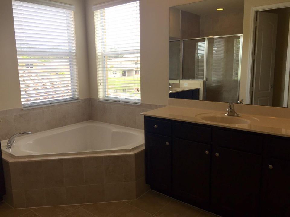 Недавно арендовано: $2,800 (5 спален, 3 ванн, 2778 Квадратных фут)