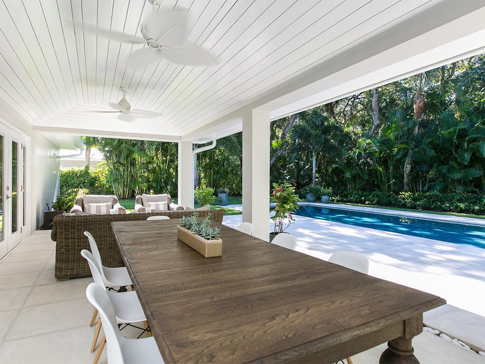 Recently Sold: $1,500,000 (4 beds, 3 baths, 2405 Square Feet)