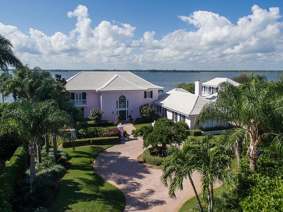 最近售出: $2,300,000 (5 贝兹, 5 浴室, 6737 平方英尺)