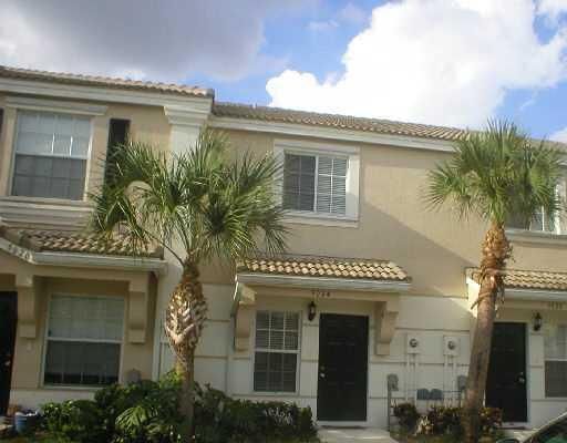 Recently Rented: $1,200 (2 beds, 2 baths, 1008 Square Feet)