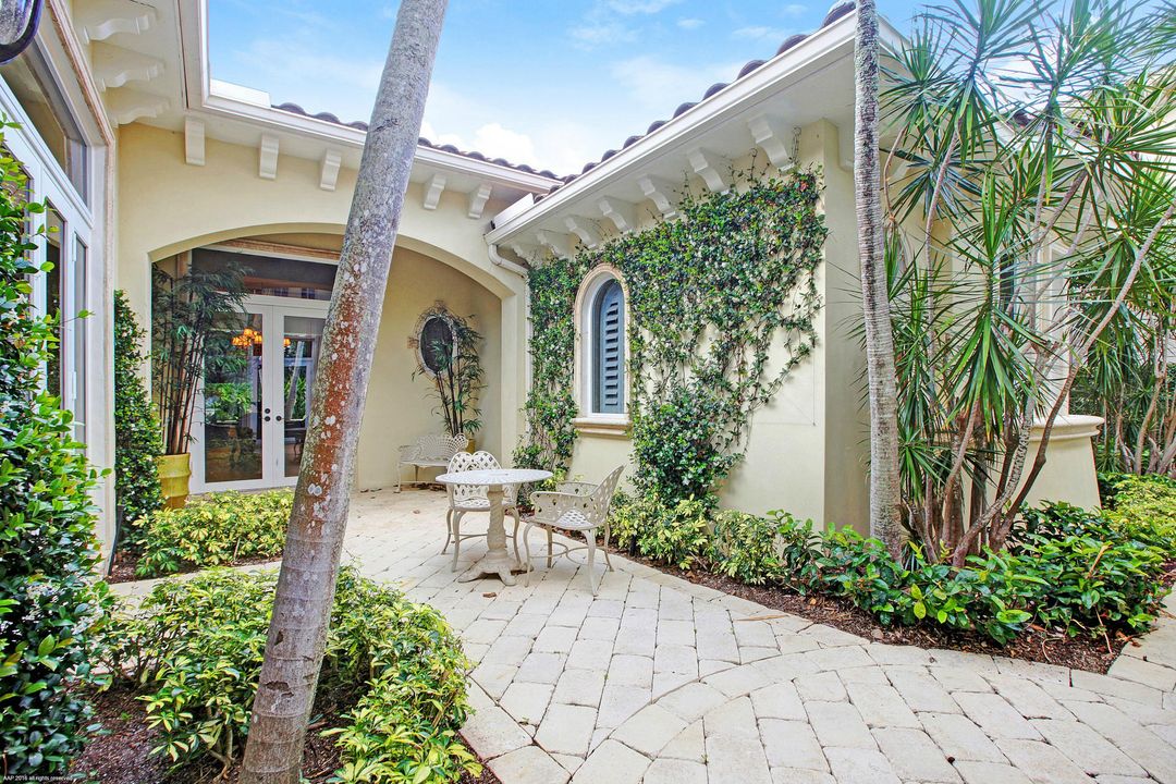 Recently Rented: $10,900 (3 beds, 3 baths, 3442 Square Feet)