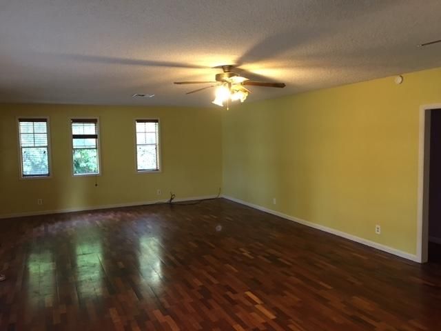 Recently Rented: $1,400 (2 beds, 1 baths, 1145 Square Feet)