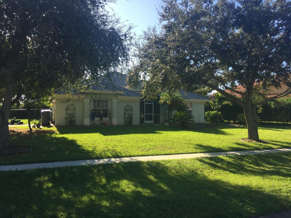 Recientemente alquilado: $6,700 (4 camas, 2 baños, 2372 Pies cuadrados)