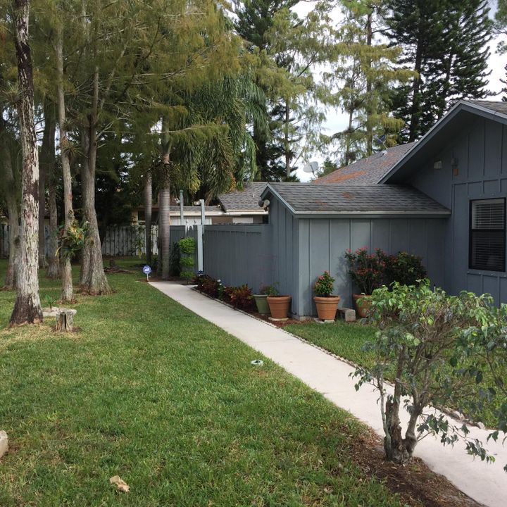 Recently Sold: $158,900 (2 beds, 2 baths, 1044 Square Feet)