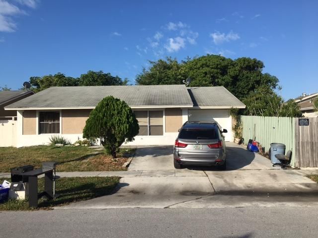 Recently Rented: $1,800 (4 beds, 2 baths, 1417 Square Feet)