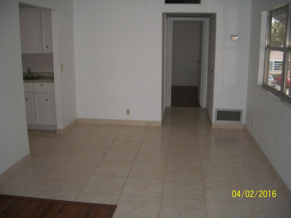 Recently Rented: $975 (1 beds, 1 baths, 726 Square Feet)