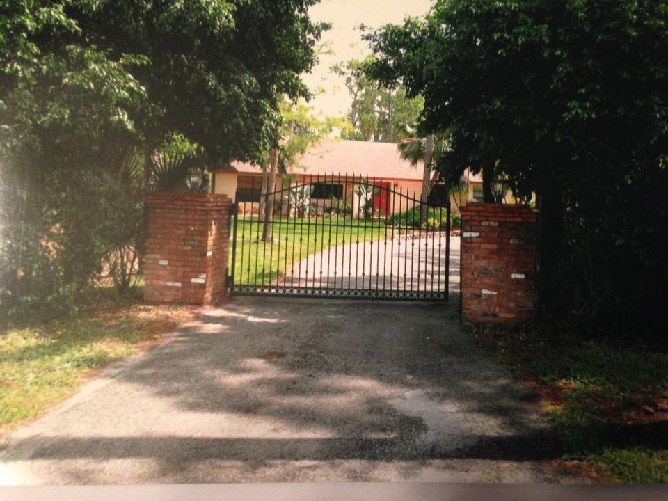 Recently Sold: $59,500 (4 beds, 2 baths, 3494 Square Feet)