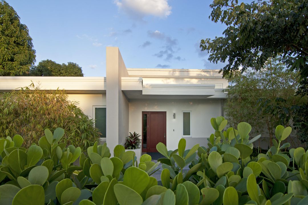 最近售出: $2,295,000 (4 贝兹, 3 浴室, 3200 平方英尺)