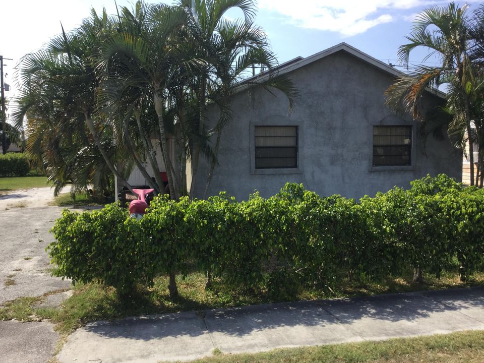 Recently Sold: $125,000 (3 beds, 2 baths, 1369 Square Feet)